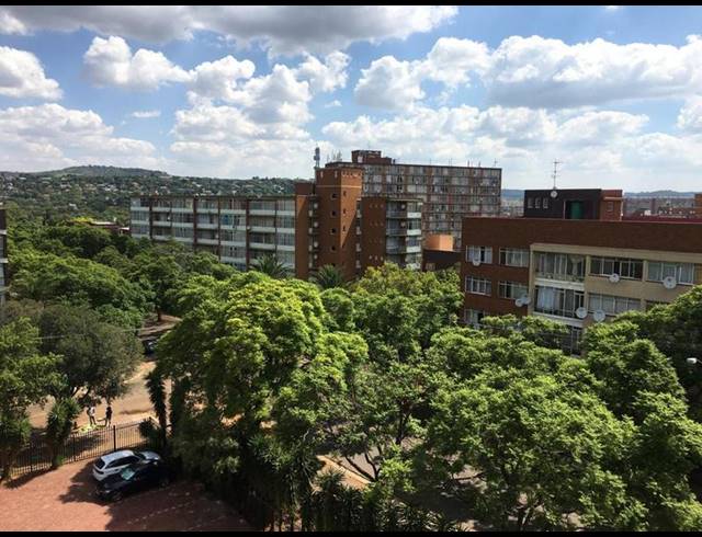 2 BEDROOM APARTMENT FOR SALE IN ARCADIA